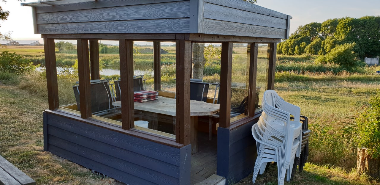 Gartenanlage Ferienhaus Hemenswarft direkt an der Nordsee mit Meerblick