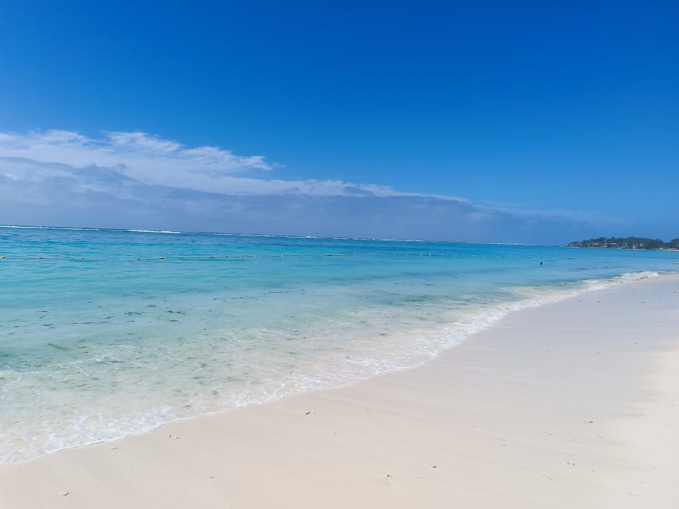 Strand Crystals Beach Resort Belle Mare, a member of Radisson Individuals
