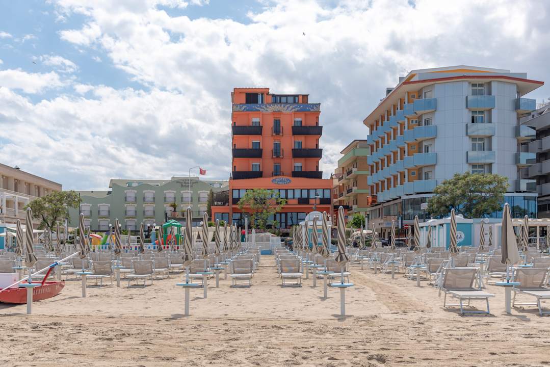 Strand Hotel Giorgetti Palace