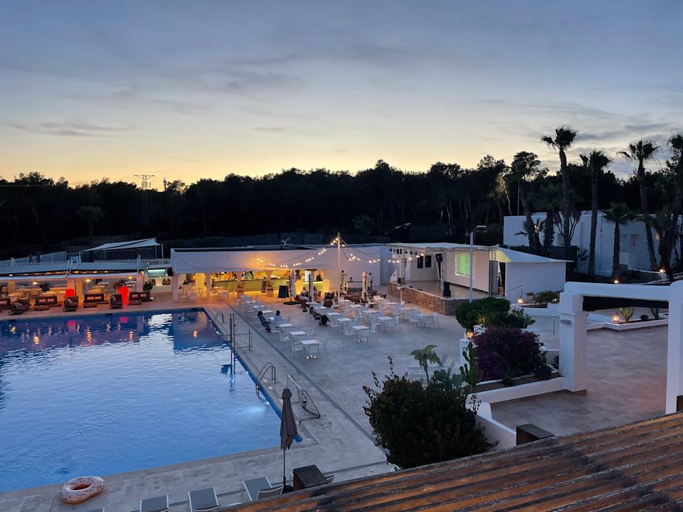 Pool Cala Llenya Resort Ibiza