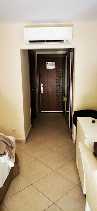 Zimmer Kamelya Aishen Club