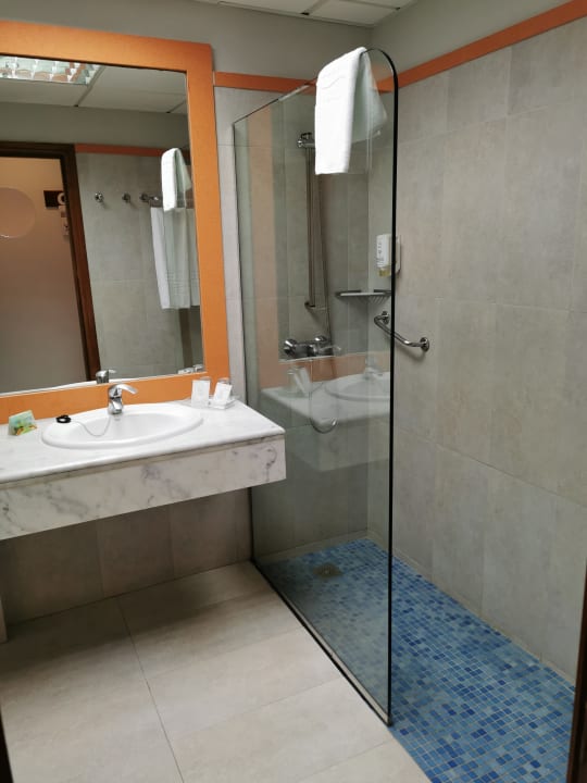 Zimmer allsun Hotel Lucana