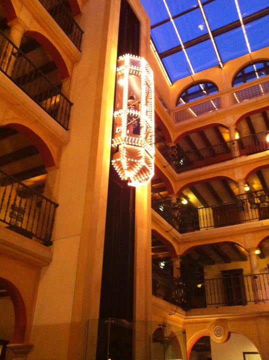Der Lift am Abend Hotel El Andaluz Europa-Park