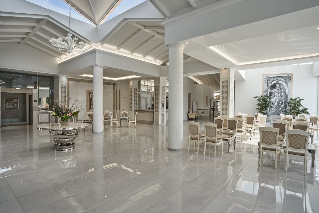 Lobby Sandy Villas Resort