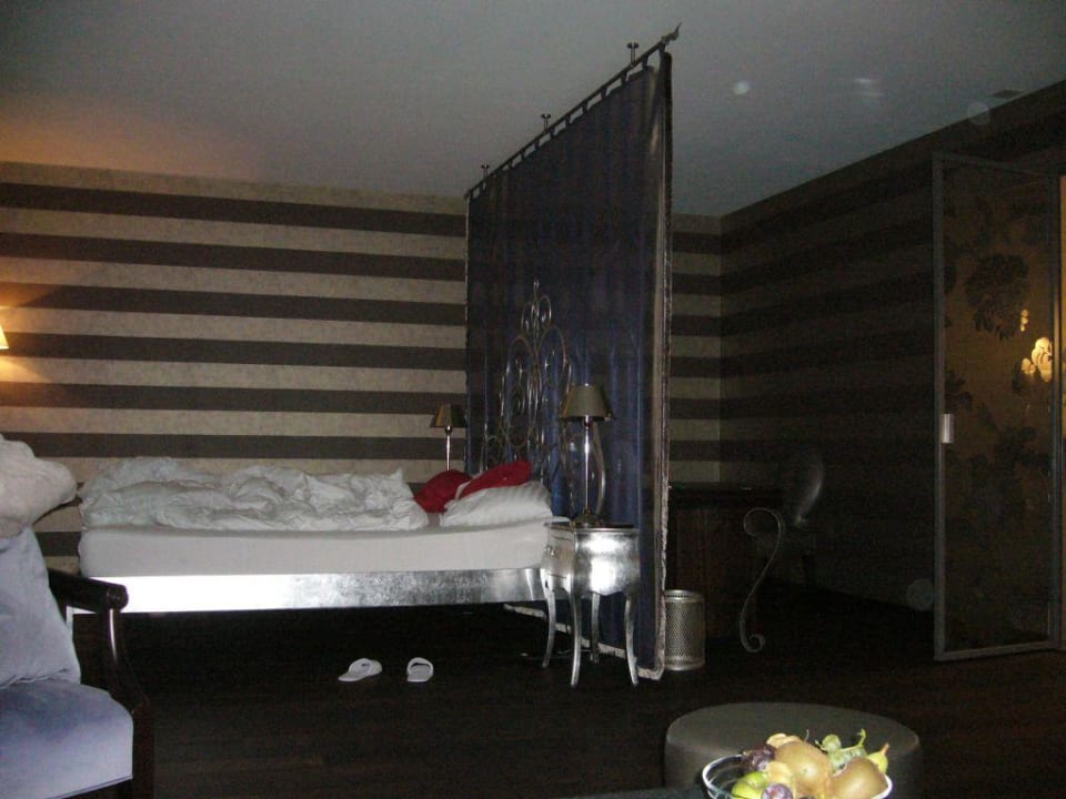 Bett/Schreibtisch Hotel Bad Bubendorf