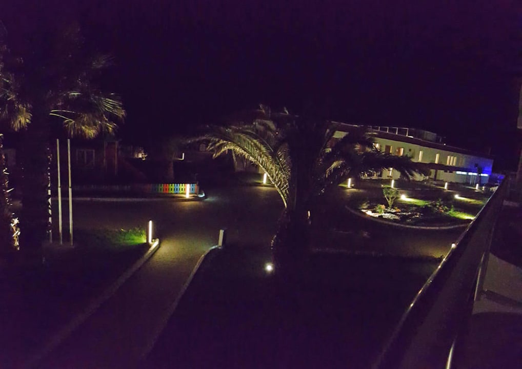 Ausblick vom Zimmerbalkon bei Nacht Labranda Lebedos Princess