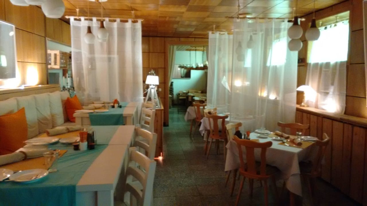 Der Frühstücksraum in ganzer Länge Lodge Seaside Boutique Hotel