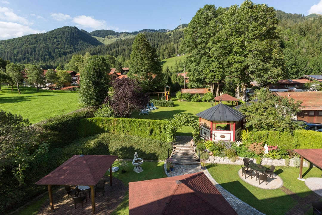 "Gartenanlage" Hotel Alpenhof (Bayrischzell) • HolidayCheck (Bayern