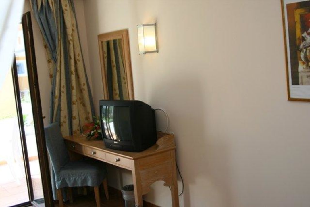 Fernseher Atlantica Marmari Beach