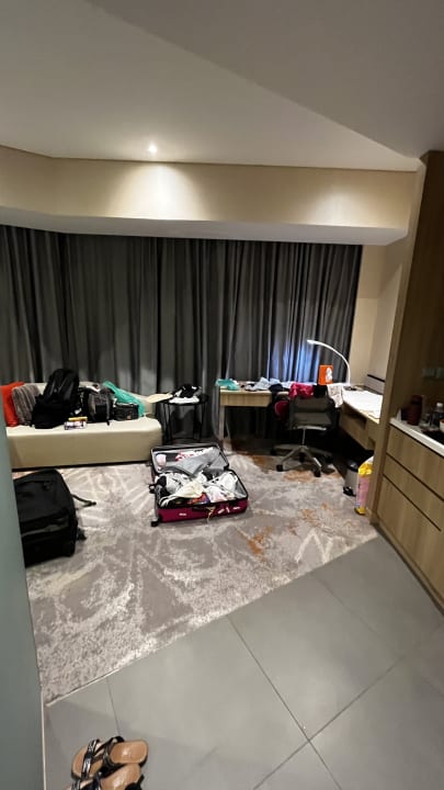 Zimmer Dorsett Changi City Singapore