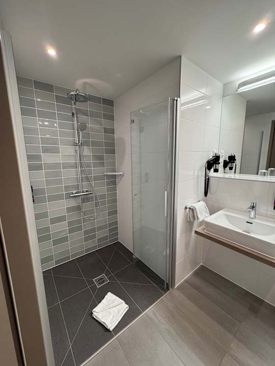 Zimmer Holiday Inn - the niu, Flower Konstanz