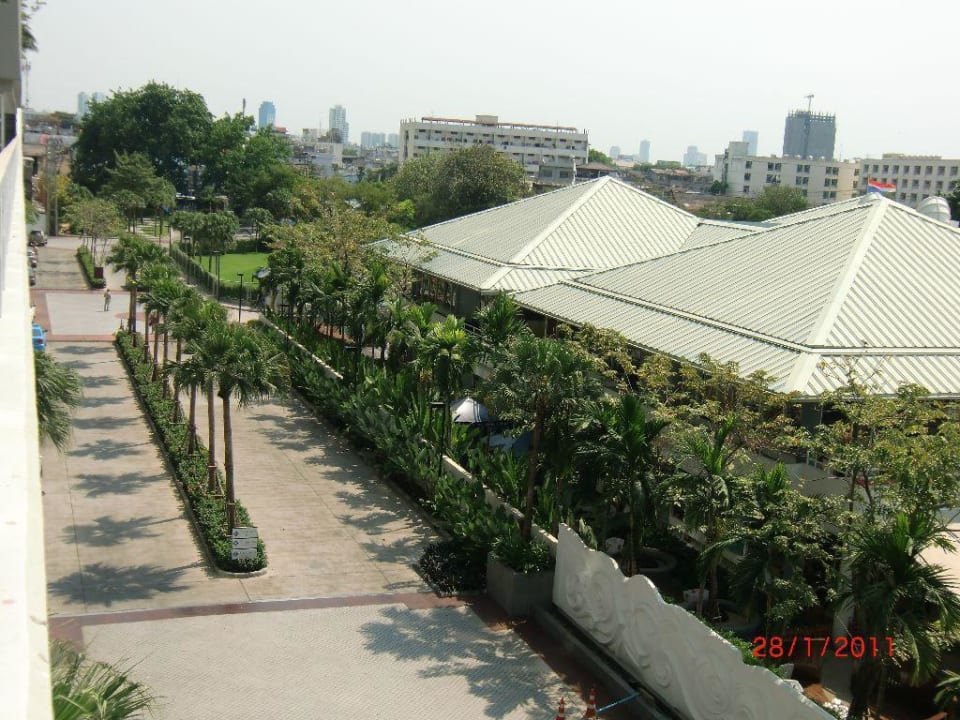 Ausblick von der Terrasse Chatrium Hotel Riverside Bangkok