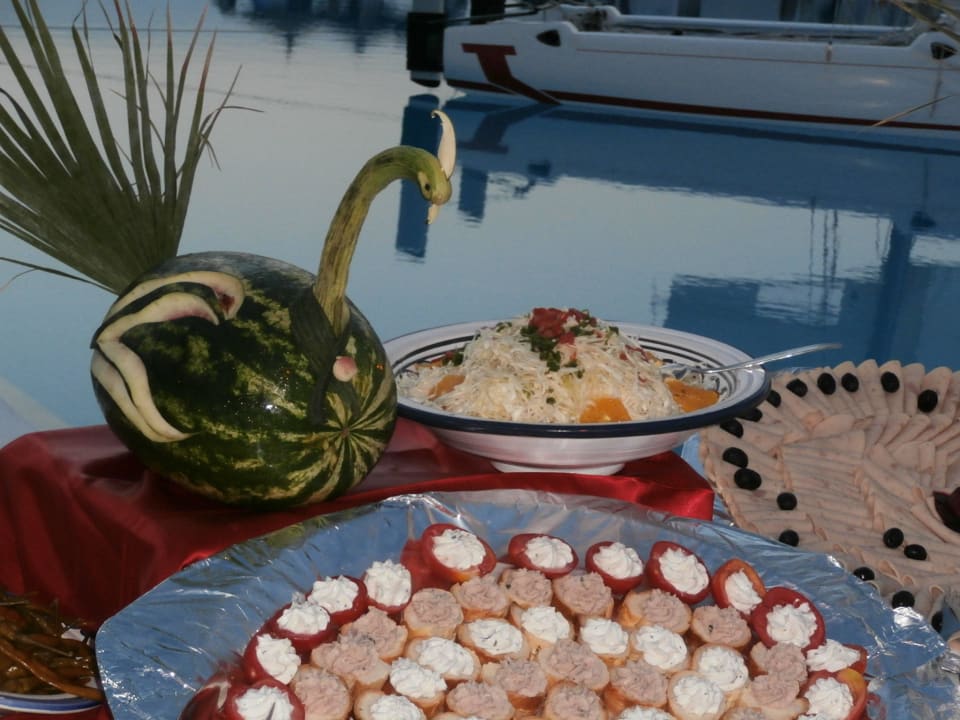Tunesischer Nationalfeiertag: Essen am Pool Calimera Yati Beach