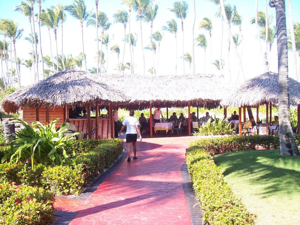 Weg zum Restaurant am Strand Grand Palladium Select Bávaro Resort & Spa