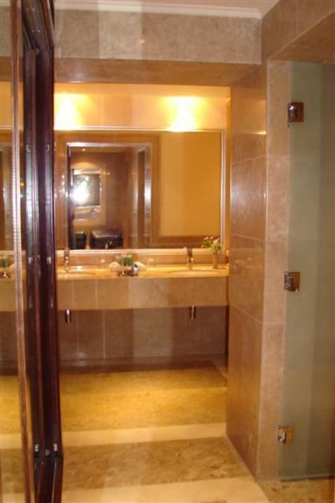 Bad der Suite Hotel JAZ Makadi Star & Spa