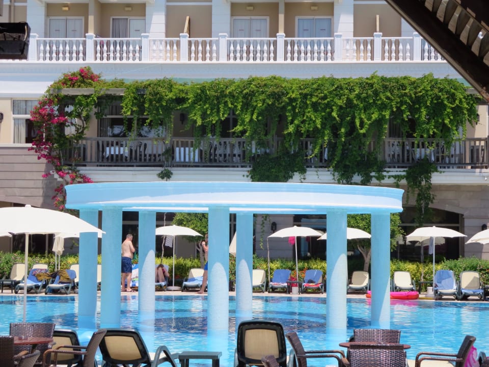 Blick von der Asbar zum Pool Trendy Aspendos Beach Hotel