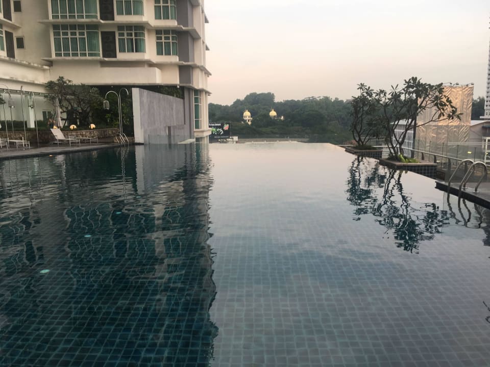 Pool Ramada Plaza Dua Sentral Kuala Lumpur