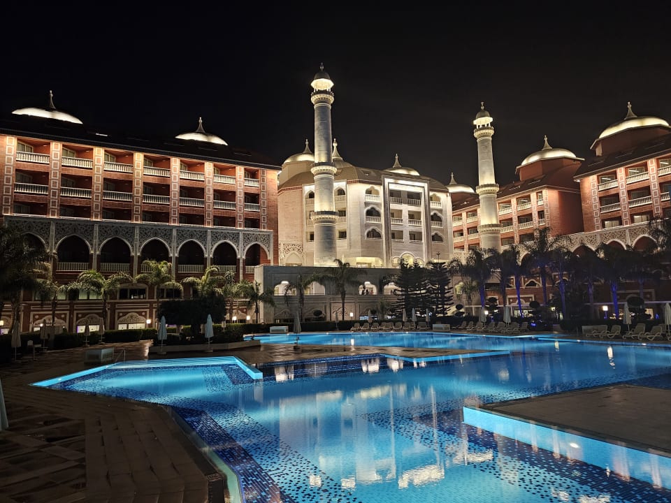 Pool Royal Taj Mahal Hotel