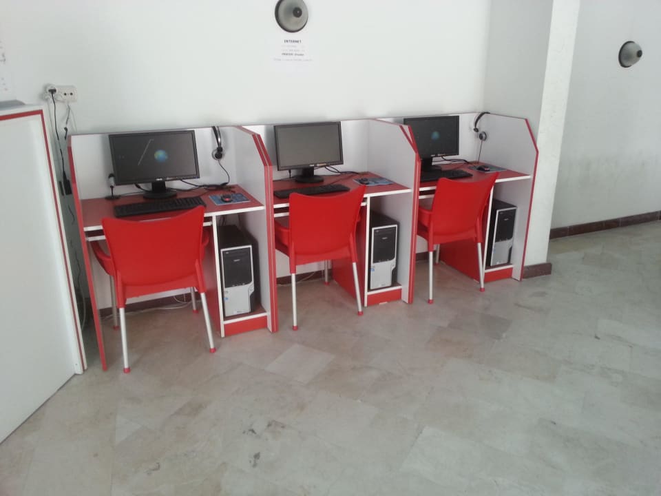 Internetecke Seaden Corolla Hotel