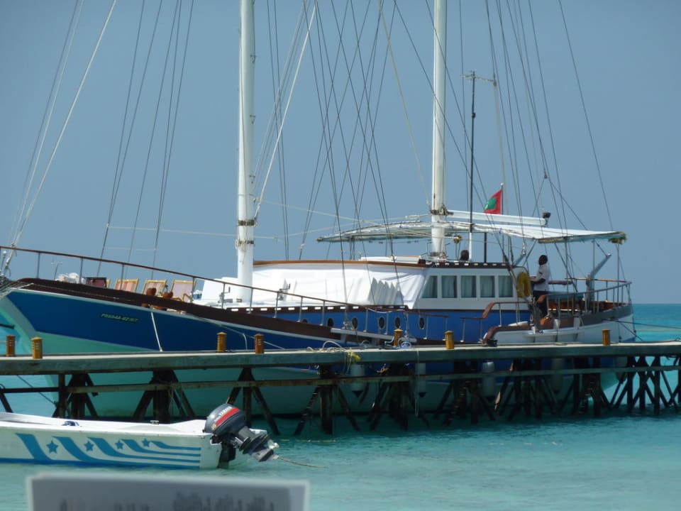 Segelschiff Meeru Maldives Resort Island