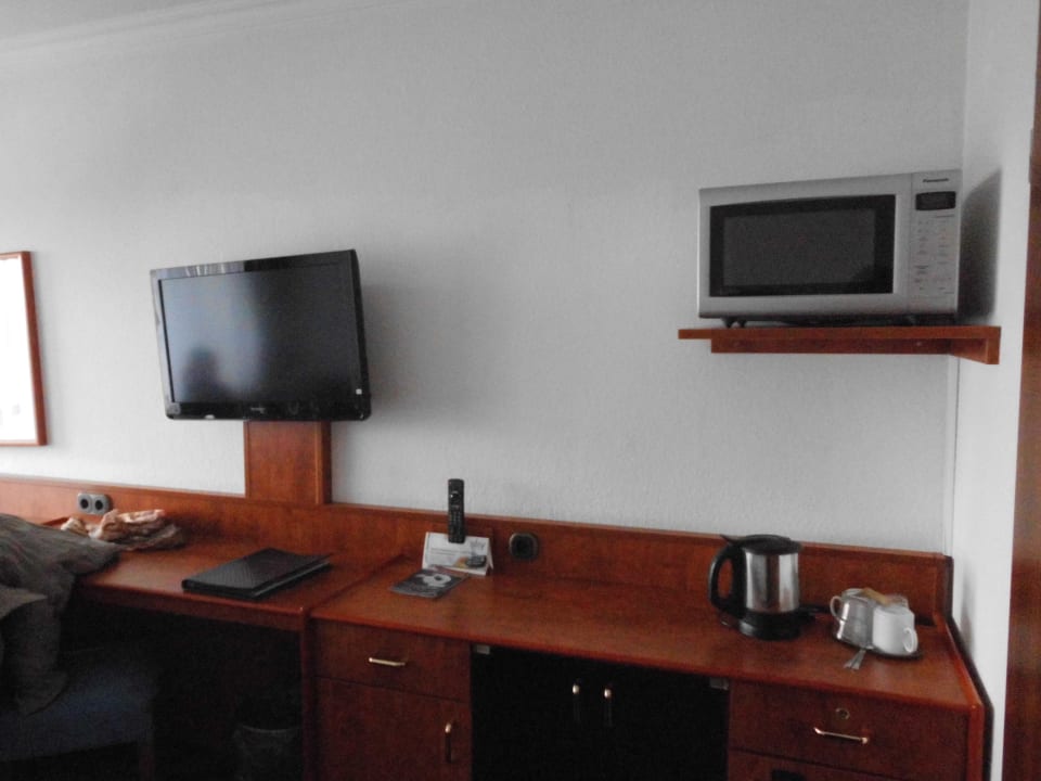 Flachbild-TV und Miniküche Apartment-Hotel Hamburg Mitte