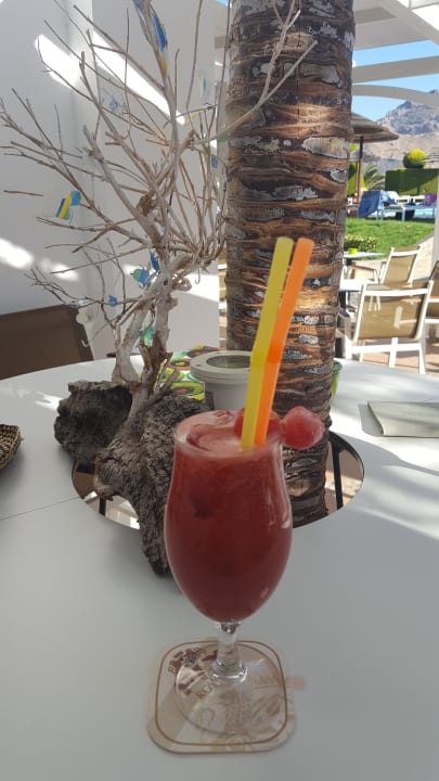 Lecker Cocktail  Alianthos Garden Hotel