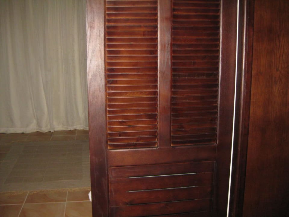 Trennwand zwischen Doppel/Einzelbetten Pickalbatros Alf Leila Wa Leila Resort - Neverland Hurghada