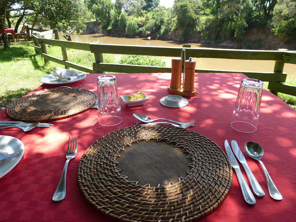 Frühstück am Mara River Royal Mara Safari Lodge