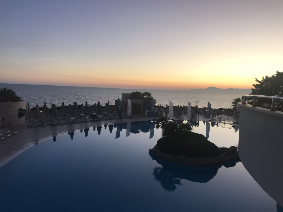 Pool Melas Resort Hotel