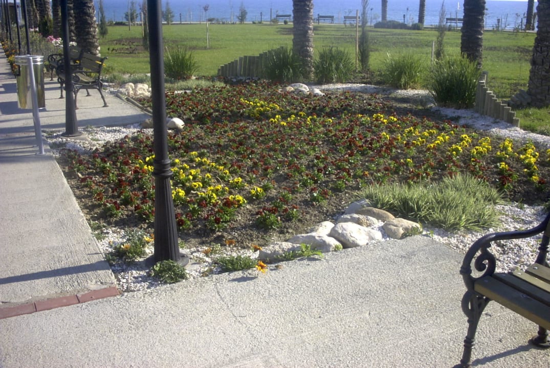 Auf dem Weg vom Hotel zum Meer Trendy Aspendos Beach Hotel