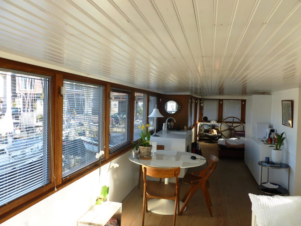 Aufenthaltsbereich der Somoya Somoya's Saloon