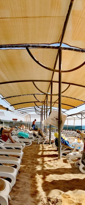 Strand Mary Hotel Side