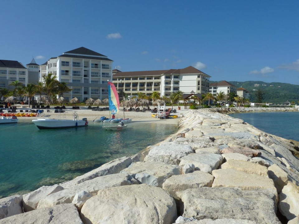 Hotel vom Meer aus gesehen Secrets Wild Orchid Montego Bay - Adults only