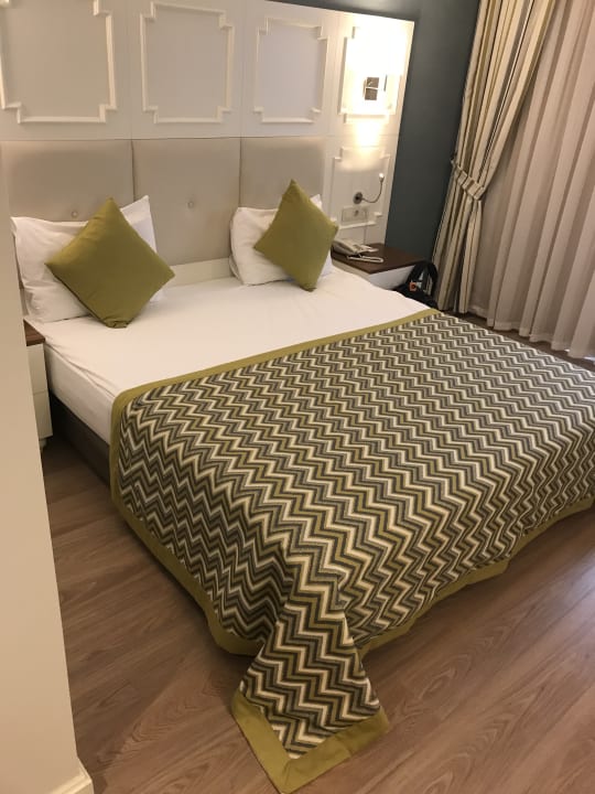 Zimmer Well Palace Side