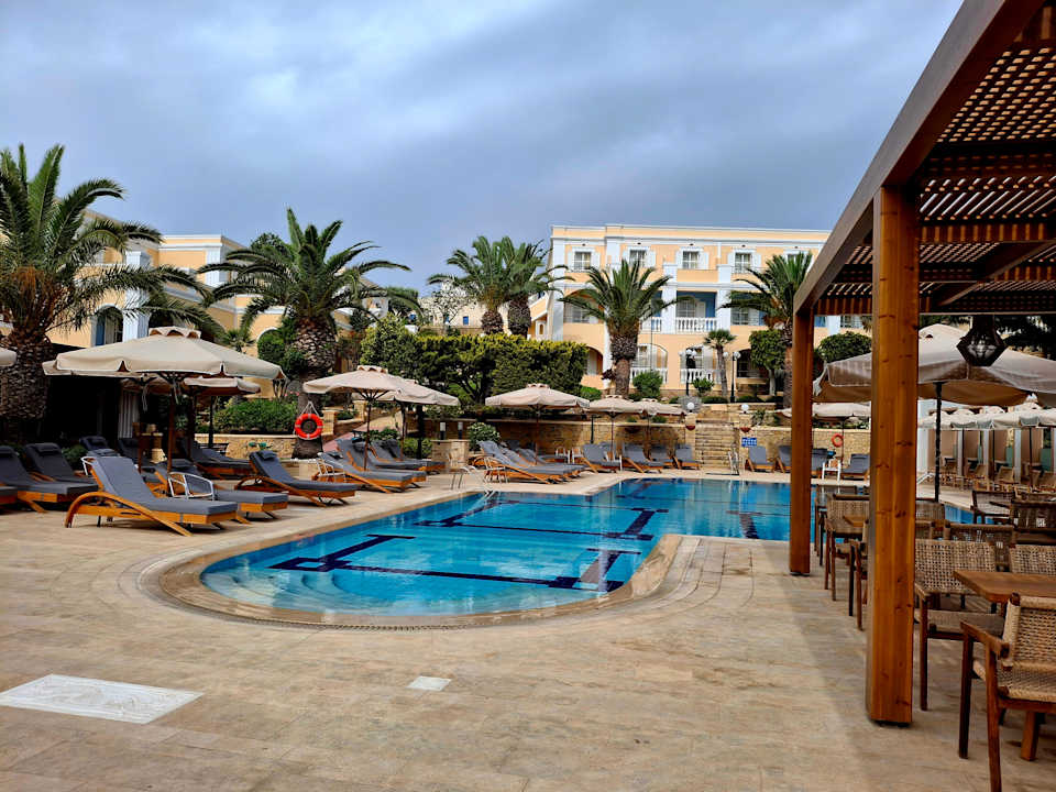 Pool Hotel Crithoni's Paradise