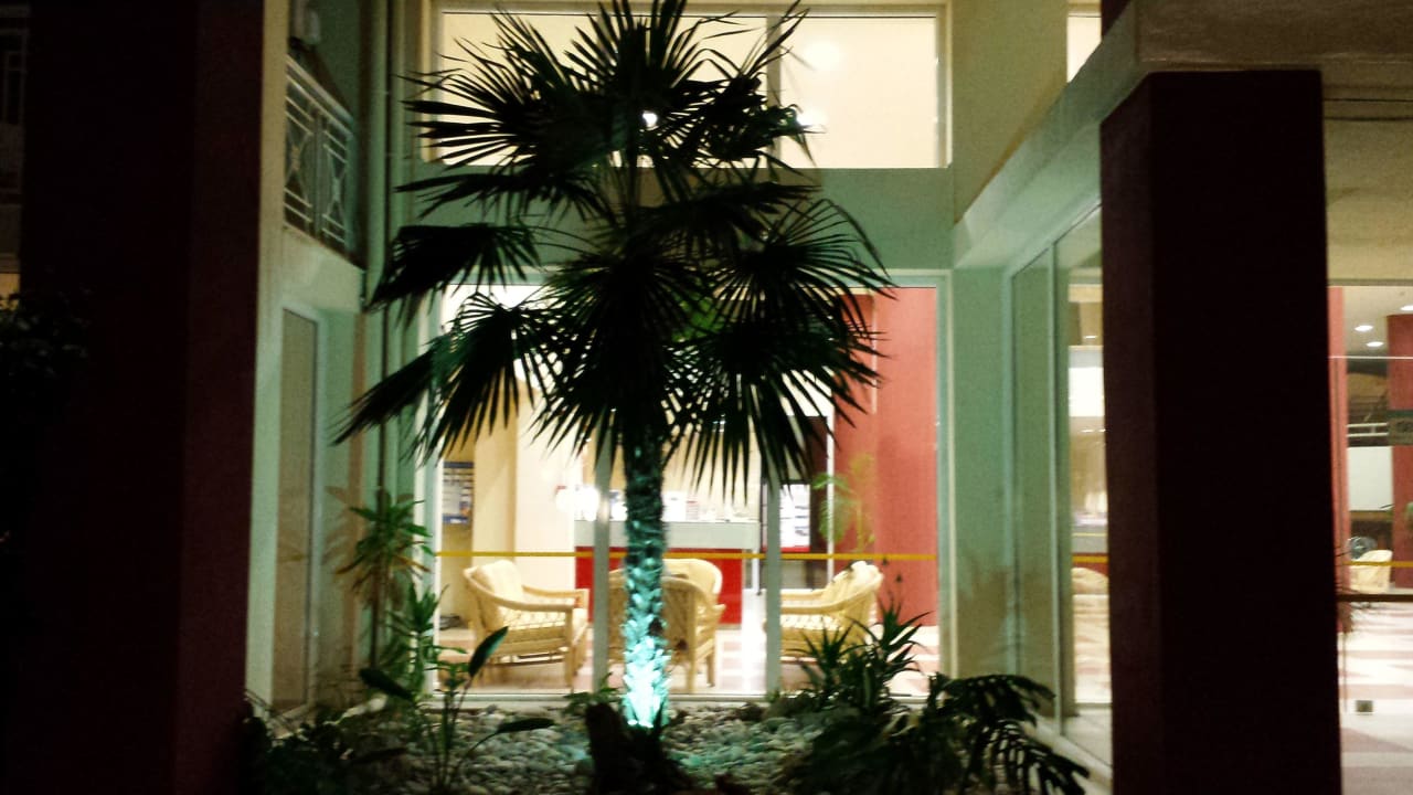 Vor der Eingangstüre HARPIN Georgioupolis Resort Aquapark & SPA