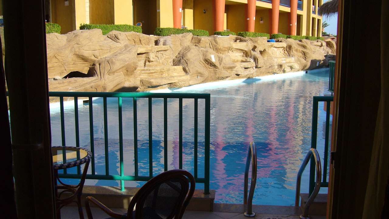 Bungalow Titanic Beach Spa & Aqua Park