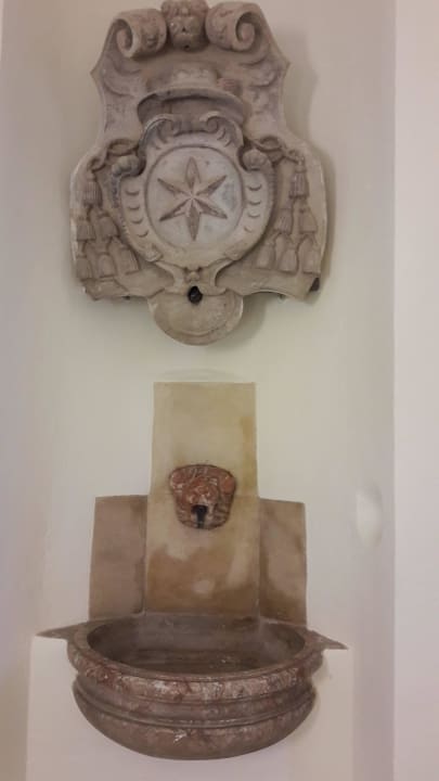 Restaurierter Brunnen JUFA Hotel Spital am Pyhrn