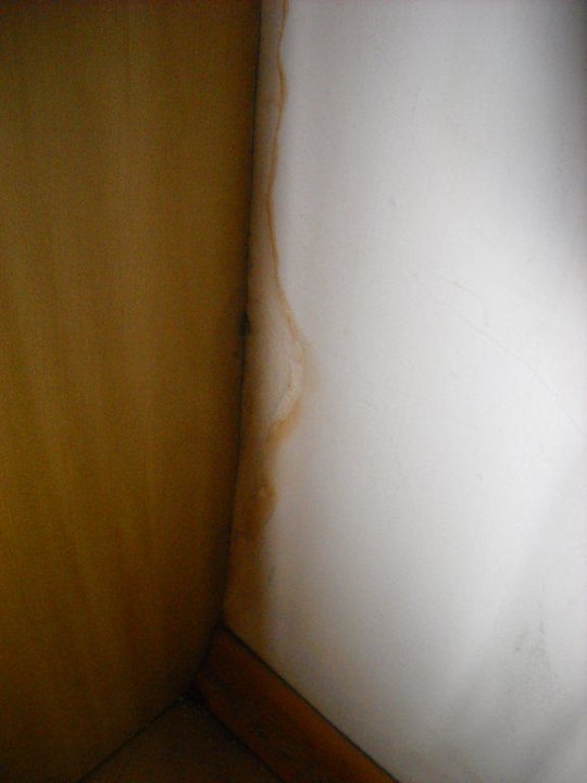 Feuchtigkeitsschäden im Kleiderschrank Mercure Hotel Sao Paulo Funchal