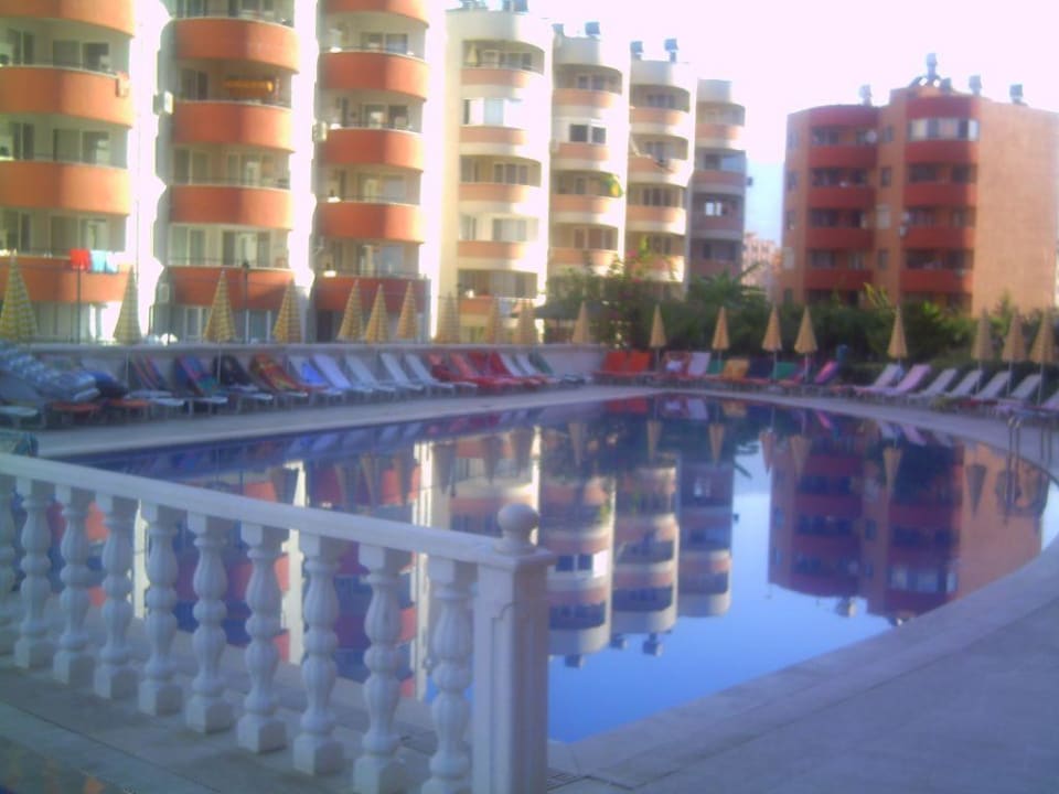 "der Etwas Zu Kleine Pool ..." Grand Uysal Beach & Spa Hotel (Alanya ...