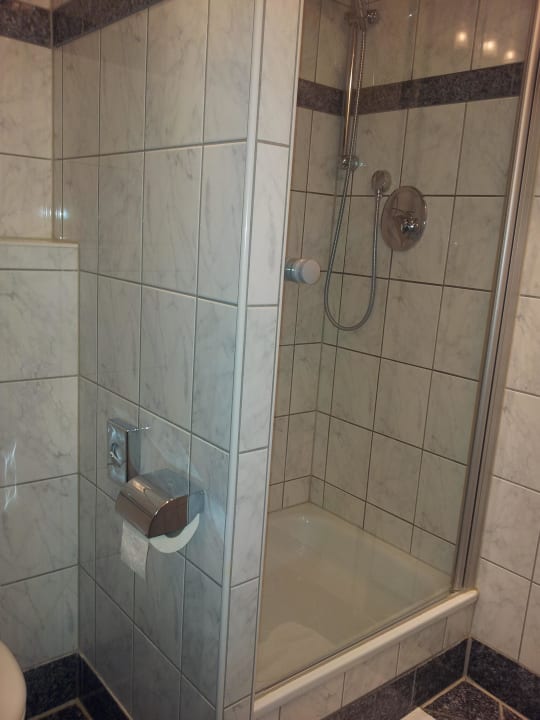 First Business Class Badezimmer - Dusche Parkhotel Heidehof