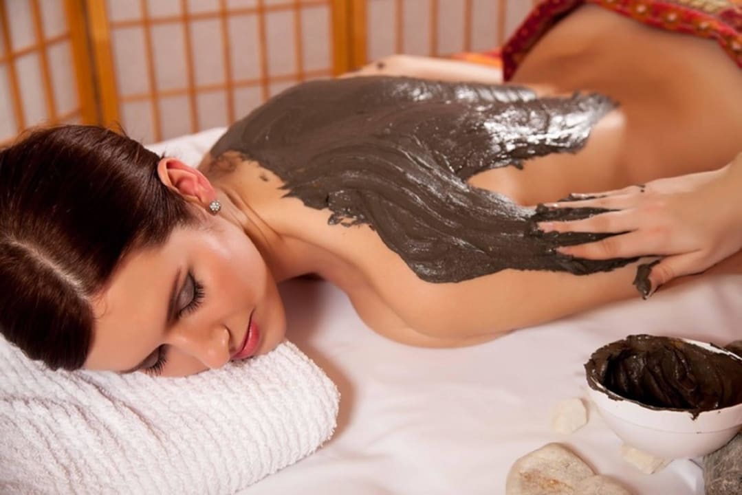 Natural thermo wrap with mineral mud Hotel Olympia