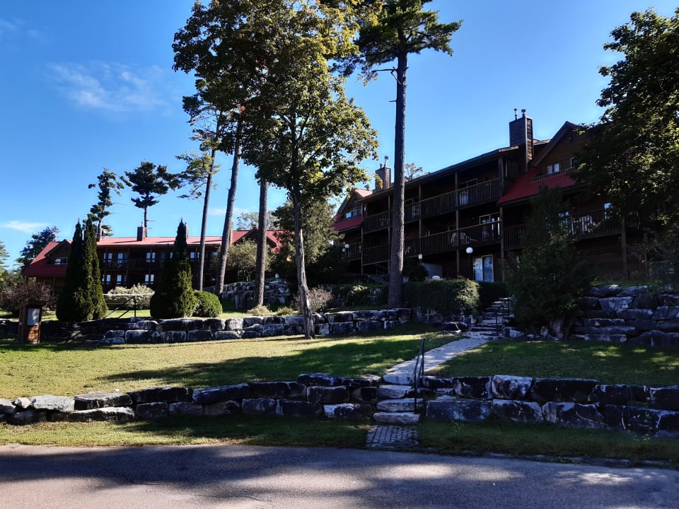 Außenansicht Hotel Calabogie Resort