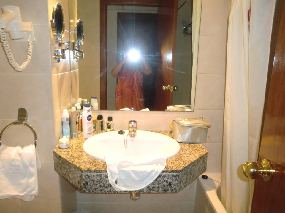 Badezimmer GHT Oasis Park & Spa