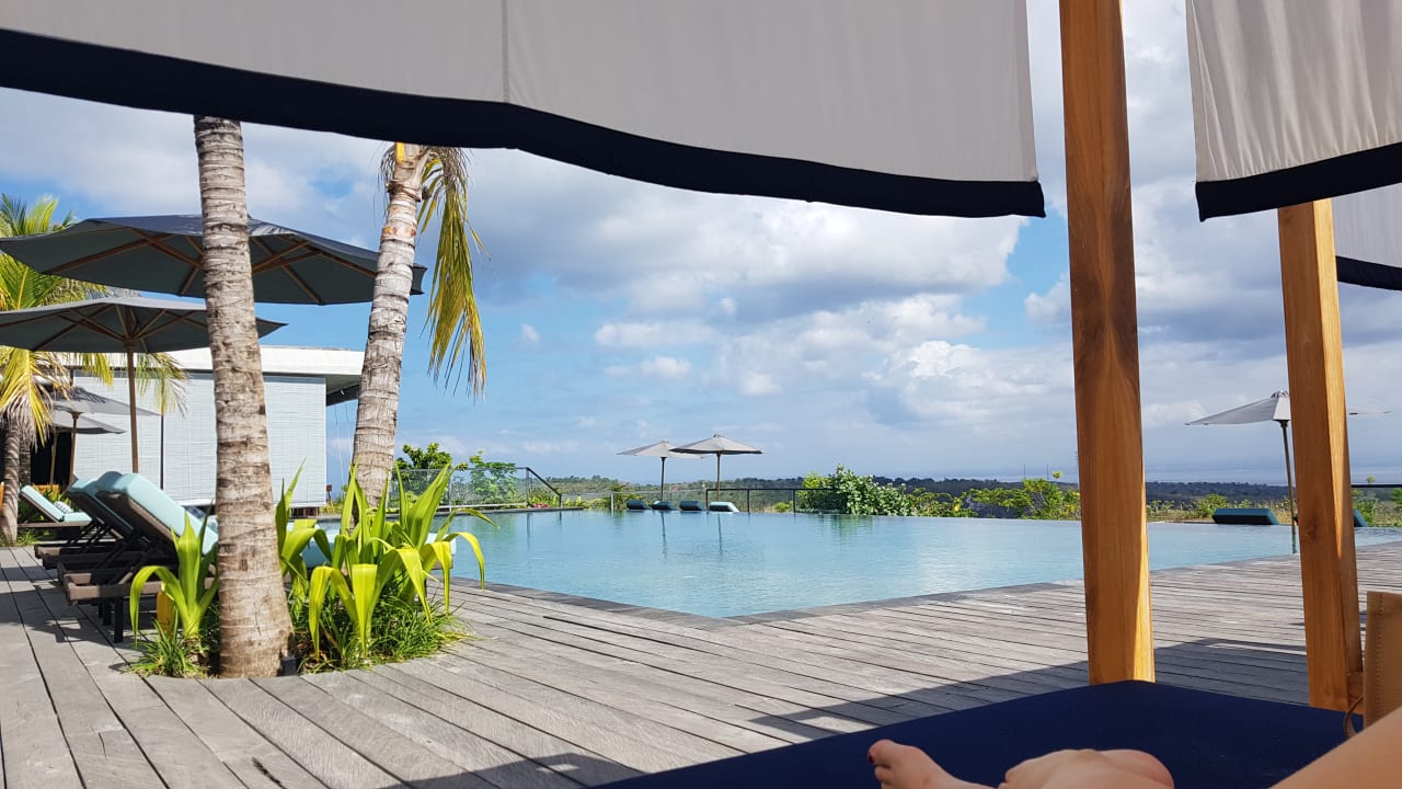 Pool MAUA Nusa Penida Bali