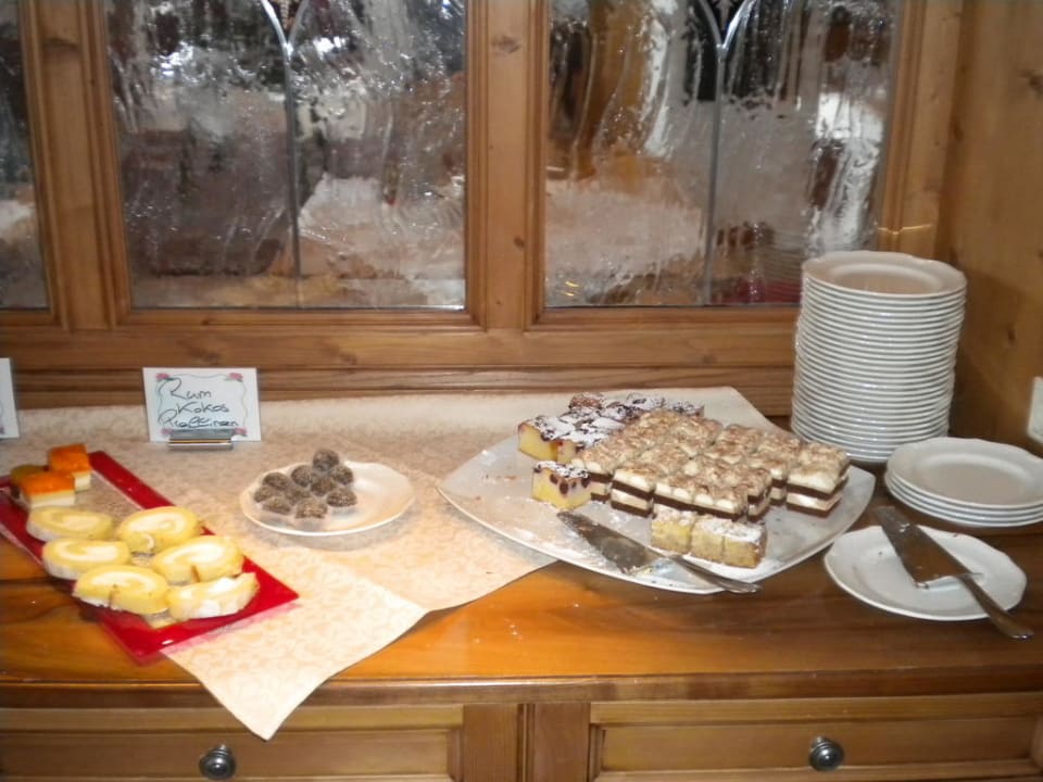 Free afternoon snacks Hotel Alpenhof