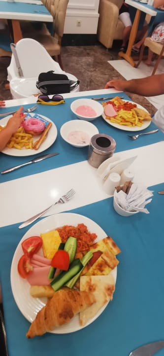 Gastro Dream World Palace Hotel