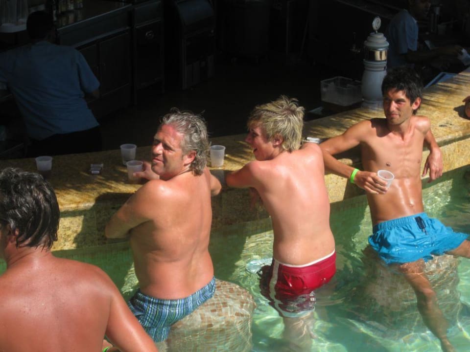 Tolle Poolbar Dreams Royal Beach Punta Cana