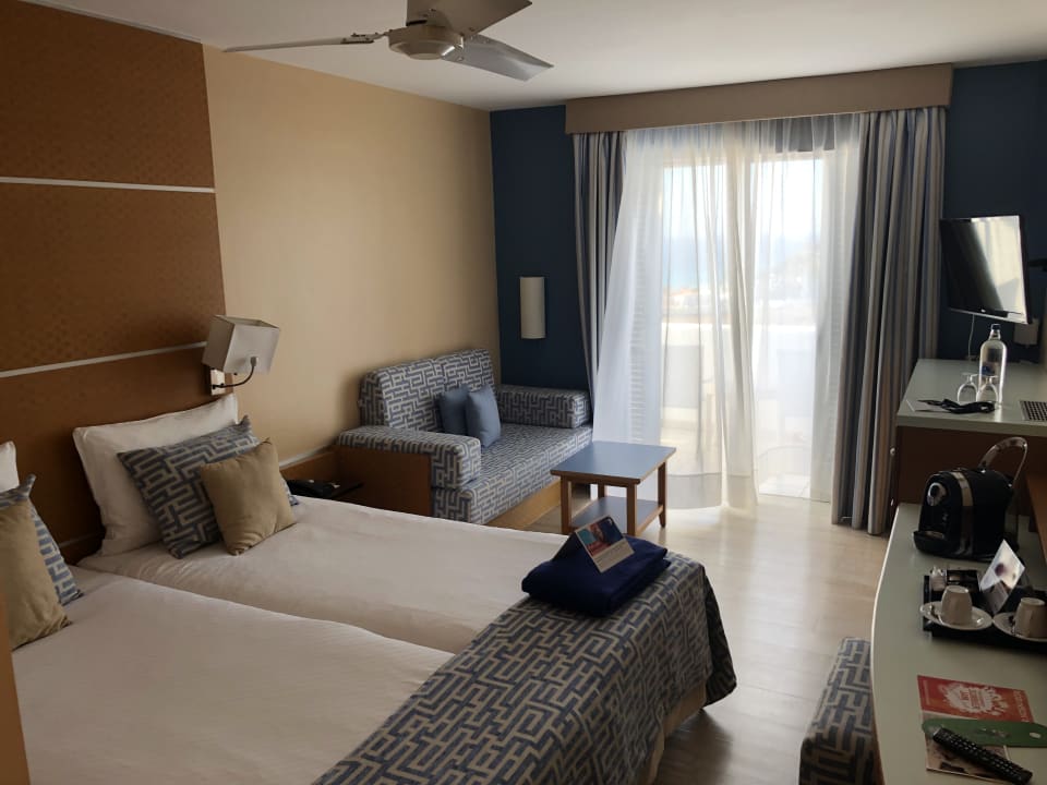 Zimmer ROBINSON ESQUINZO PLAYA