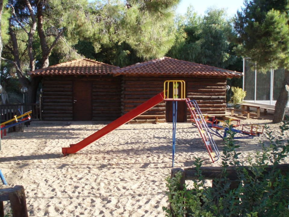 Kinderspielplatz und Miniclub Hotel Portes Beach